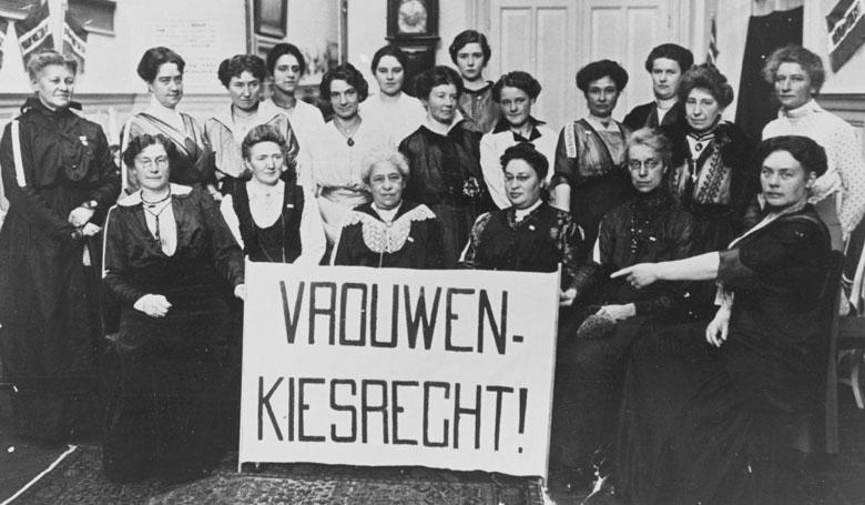 Sinterklaasbijeenkomst van het Haagsche Propaganda Comité voor vrouwenkiesrecht, 26 november 1915